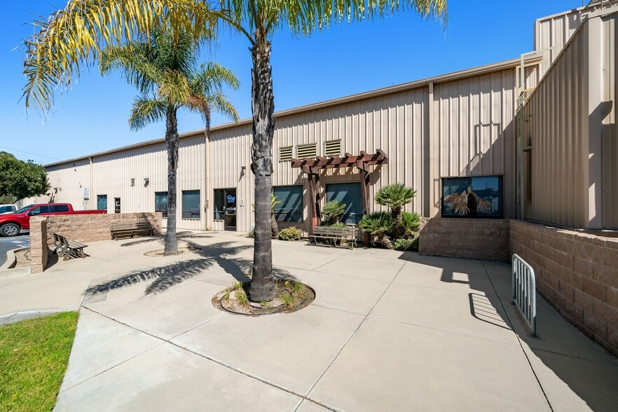 More Photos Of 2122-2126 Hutton Rd, Nipomo Flex For Lease
