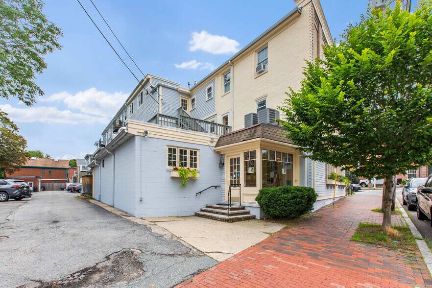 More Photos Of 140 High St, Newburyport Restaurant For Sale