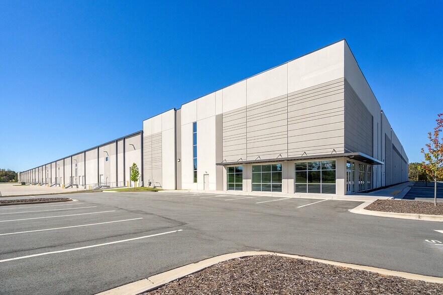 More Photos Of 1325 Truby Dr, Haw River Distribution For Lease
