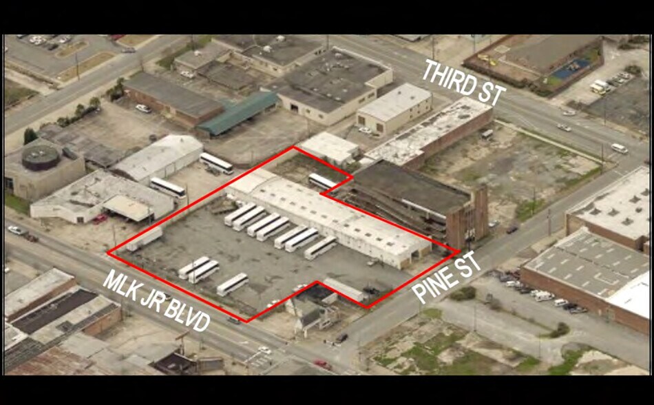 More Photos Of 444 Pine St, Macon-Bibb General Retail For Lease