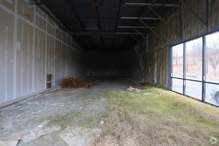 More Photos Of 12926 Highway 92, Woodstock Storefront For Lease