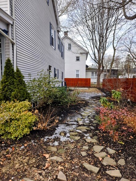 More Photos Of 130 Mansfield St, Belvidere Multifamily For Lease