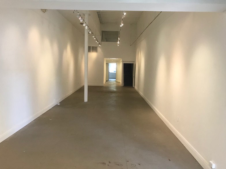 More Photos Of 355-359 Miracle Mile, Coral Gables Freestanding For Lease