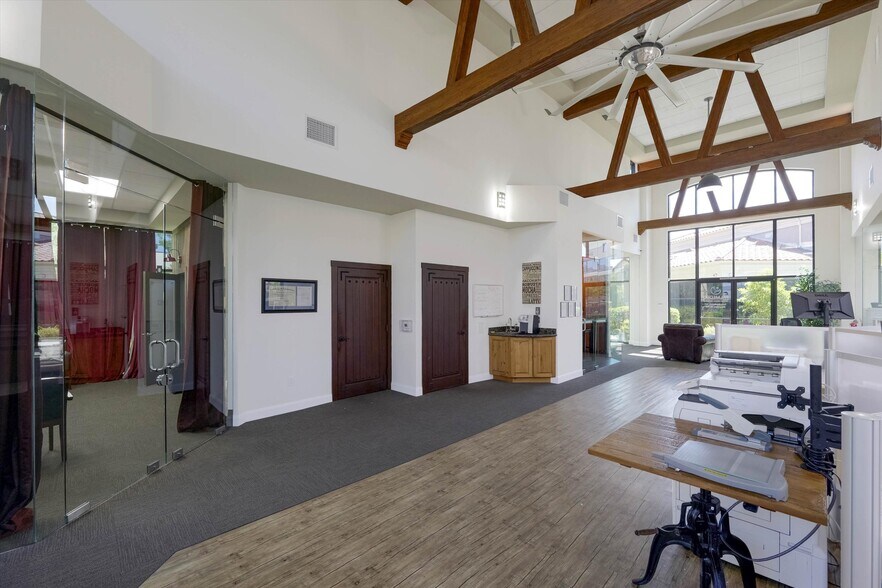 More Photos Of 3215 Old Conejo Rd, Newbury Park Medical For Sale