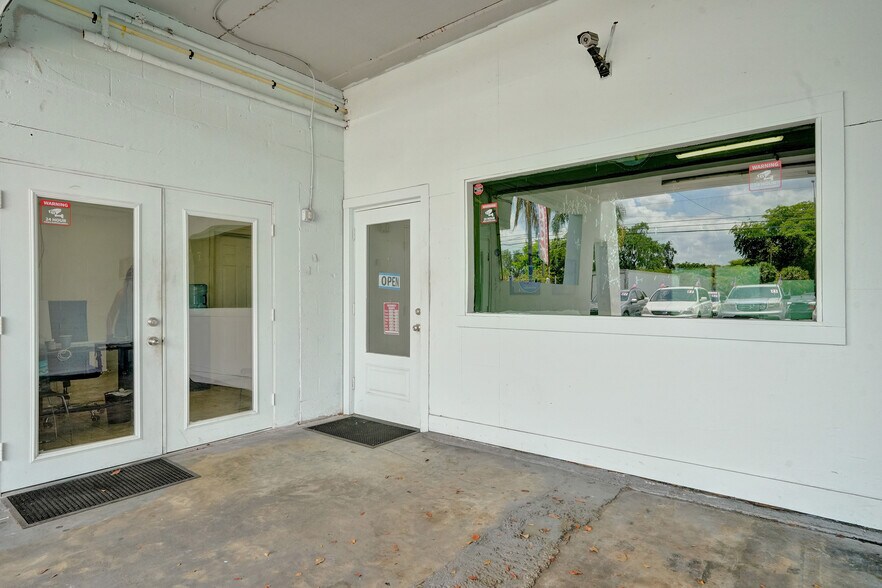 More Photos Of 5350 N State Road 7, Fort Lauderdale Auto Repair For Lease