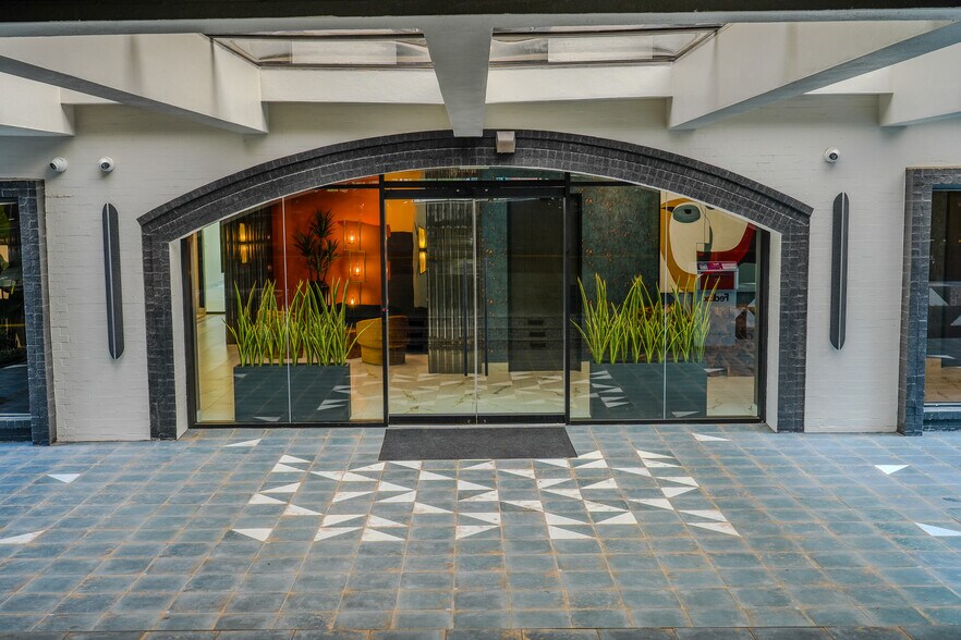 More Photos Of 4151 Southwest Fwy, Houston Office For Lease