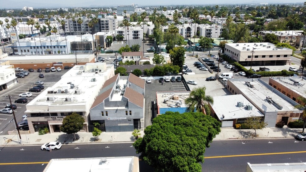 More Photos Of 14431 Hamlin St, Van Nuys Office For Lease