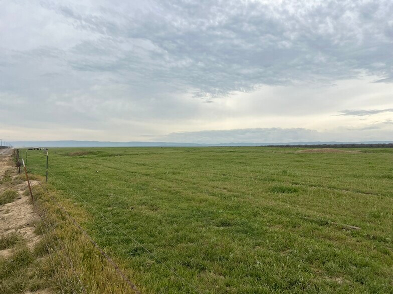More Photos Of 12678 CA-33 hwy, Lost Hills Land For Sale