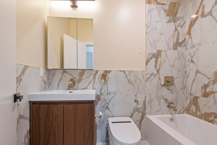 More Photos Of 1618 S Broad St, Philadelphia Apartments For Sale