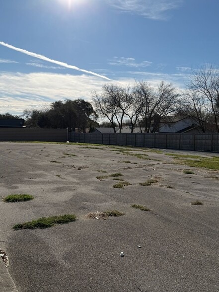 More Photos Of 890 Coronado Blvd, Universal City Land For Sale