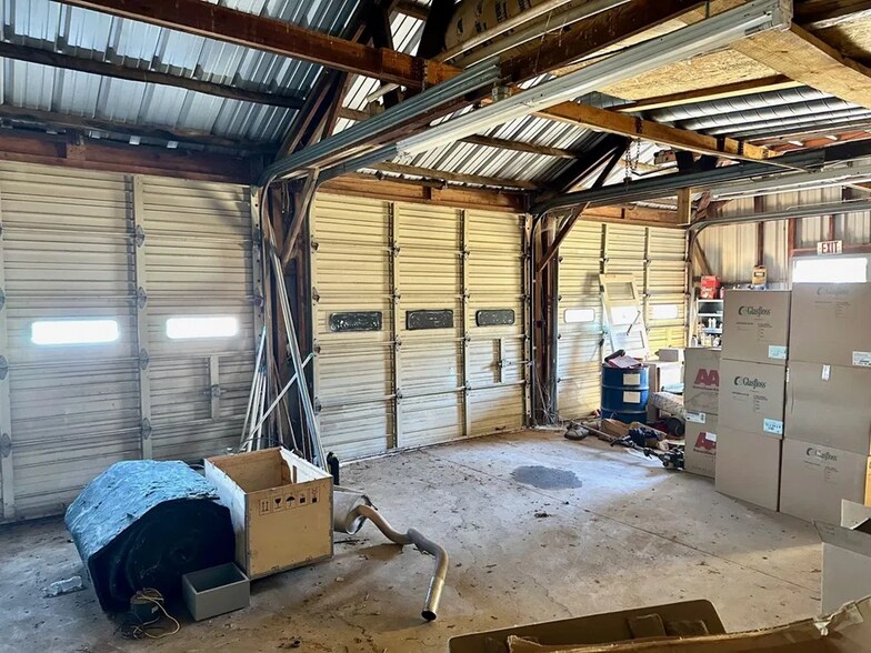 More Photos Of 1307 Elm St, Sweetwater Flex For Sale