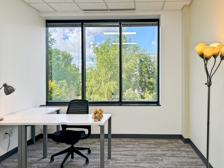 More Photos Of 4470 W 78th Street Cir, Bloomington Coworking Space