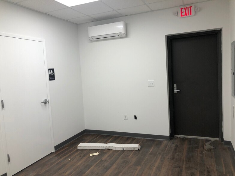 More Photos Of 5730 Judy St, Hanahan Industrial For Lease