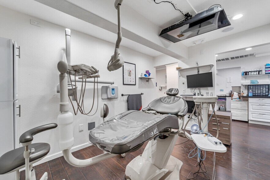 More Photos Of 556 N 1st St, San Jose Medical For Sale