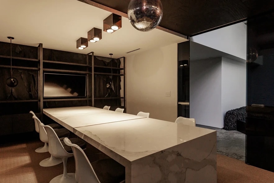 More Photos Of 3146 W Chicago Ave, Chicago Showroom For Sale