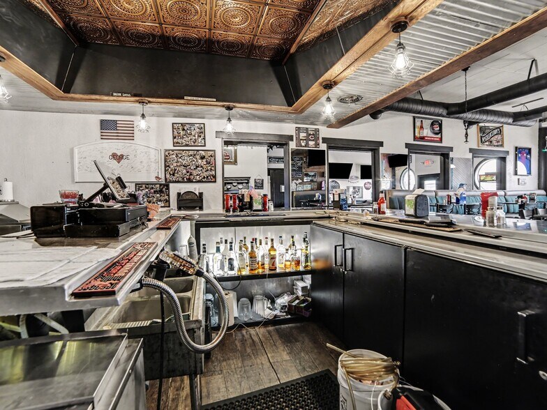 More Photos Of 211 E Main St, Hart Specialty For Sale