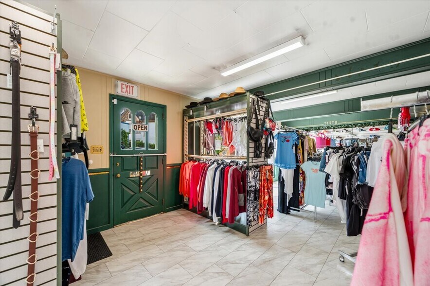 More Photos Of 325 Winchester Ave, Martinsburg Freestanding For Sale