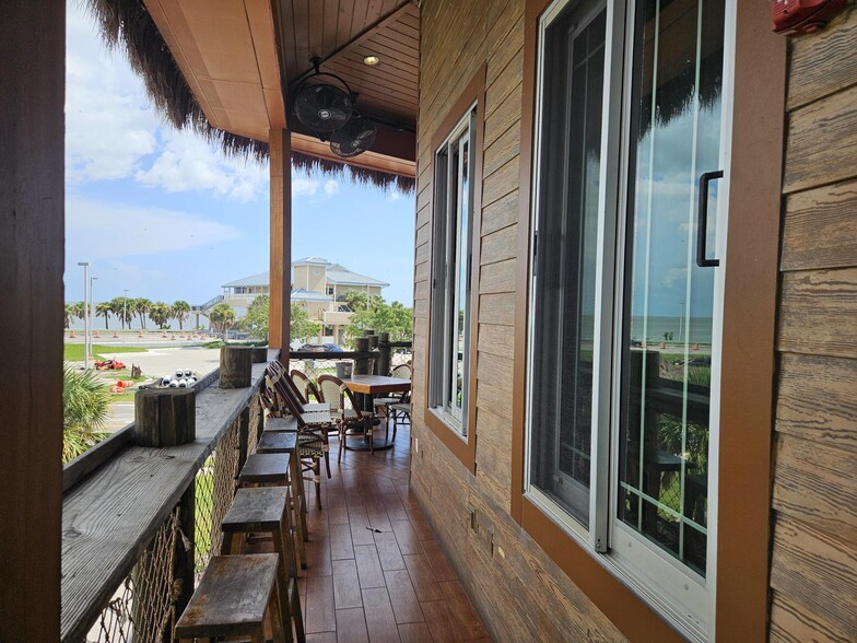 More Photos Of 17501 Harbour Point Dr, Fort Myers Restaurant For Sale