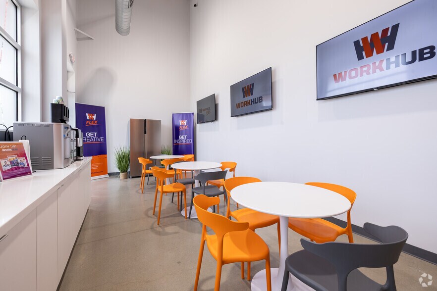 More Photos Of 1027 Outpost Dr, Conroe Showroom For Lease