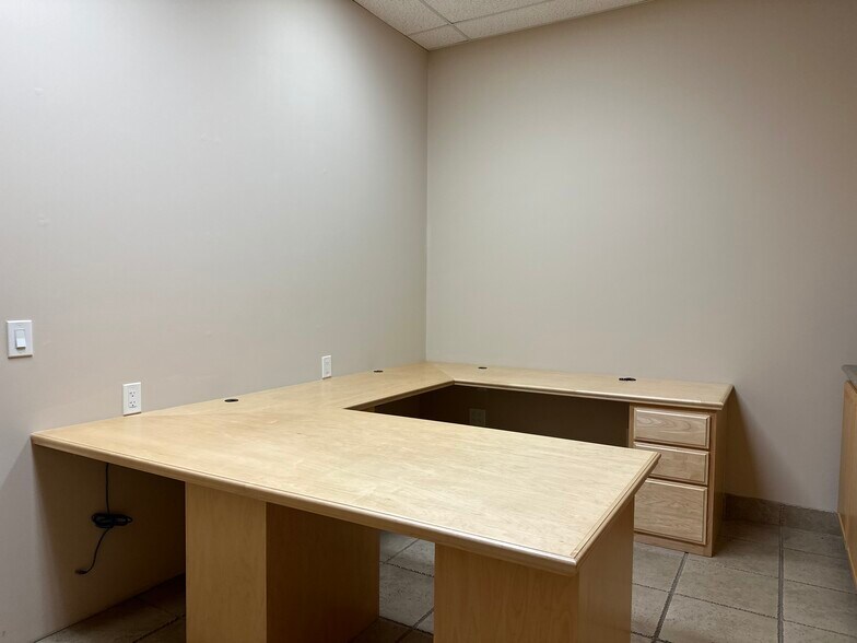 More Photos Of 11410-11450 Knott Ave, Garden Grove Warehouse For Lease