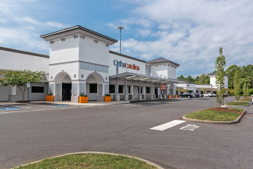 More Photos Of 9101 Pineville-Matthews Rd, Pineville Storefront Retail Office For Lease