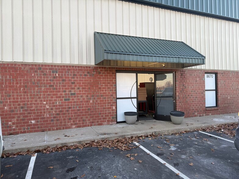 More Photos Of 8670-8678 Orf Rd, Lake Saint Louis Warehouse For Lease