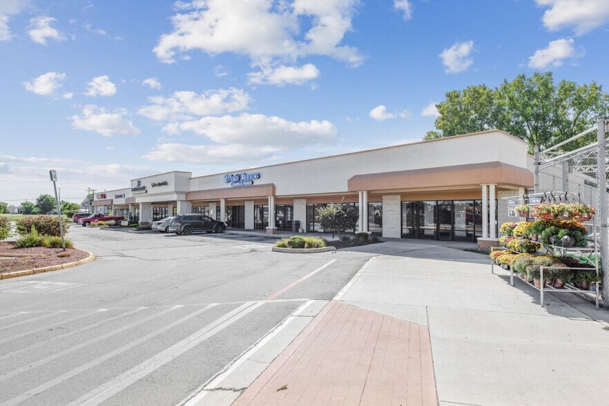 More Photos Of 3228 S Western Ave, Marion Unknown For Lease