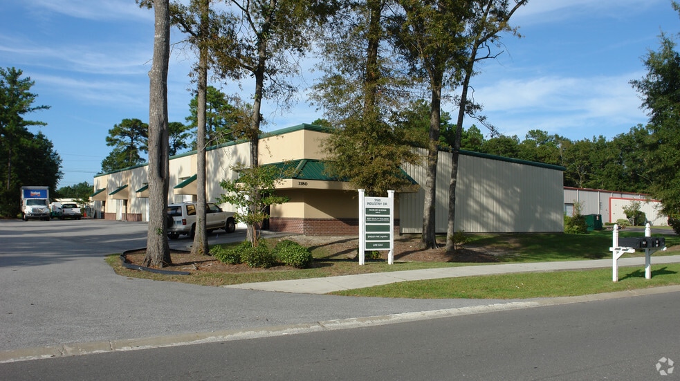 More Photos Of 3180 Industry Dr, North Charleston Warehouse For Lease