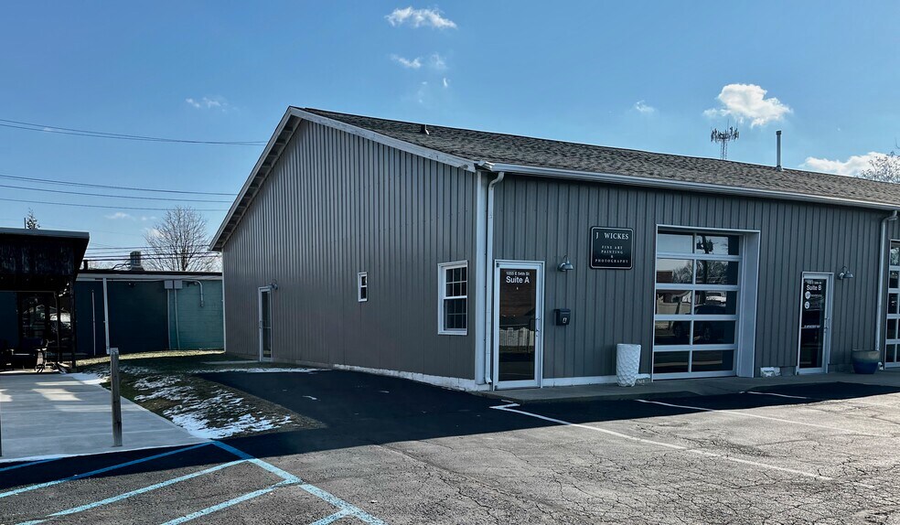 More Photos Of 1055 E 54th St, Indianapolis Loft Creative Space For Lease