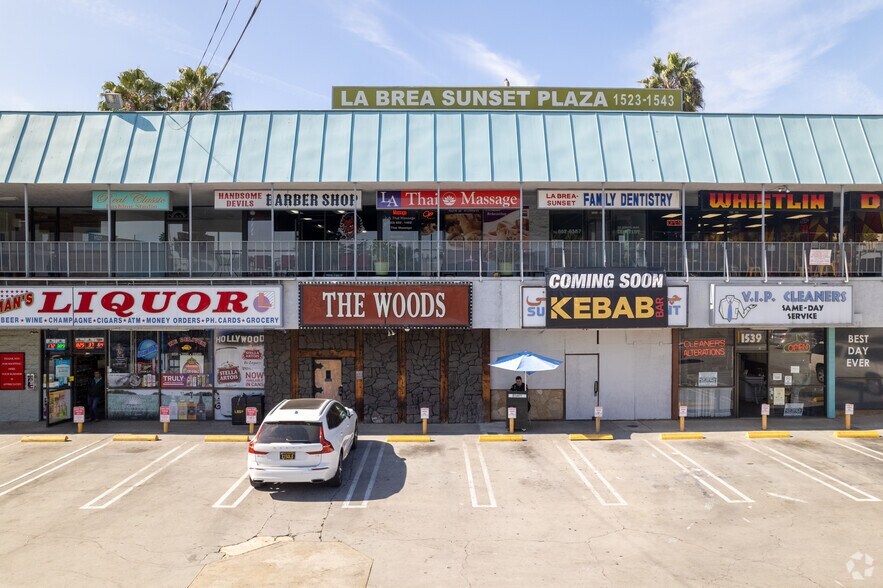 More Photos Of 1523-1543 N La Brea Ave, Los Angeles Restaurant For Lease