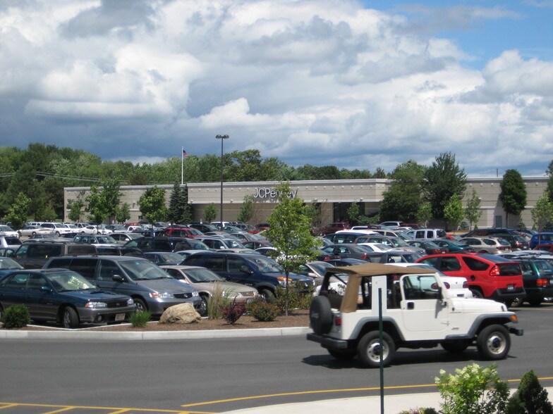 More Photos Of 22 Clifton Country Rd, Clifton Park Unknown For Lease