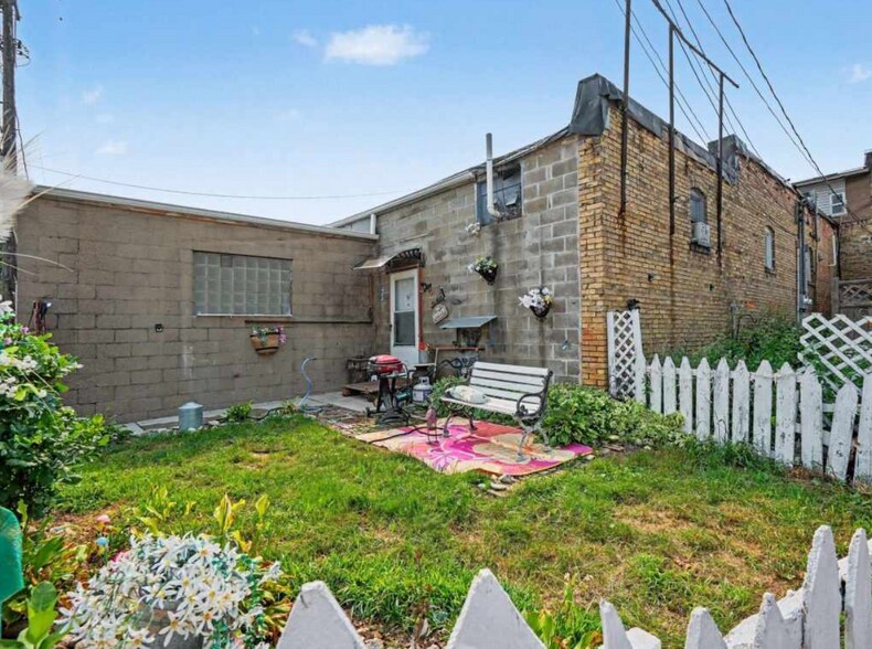 More Photos Of 518 Central Ave, Lester Prairie Storefront Retail Residential For Sale