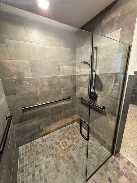 More Photos Of 3209 Gulfstream Rd, Hayden Industrial For Sale