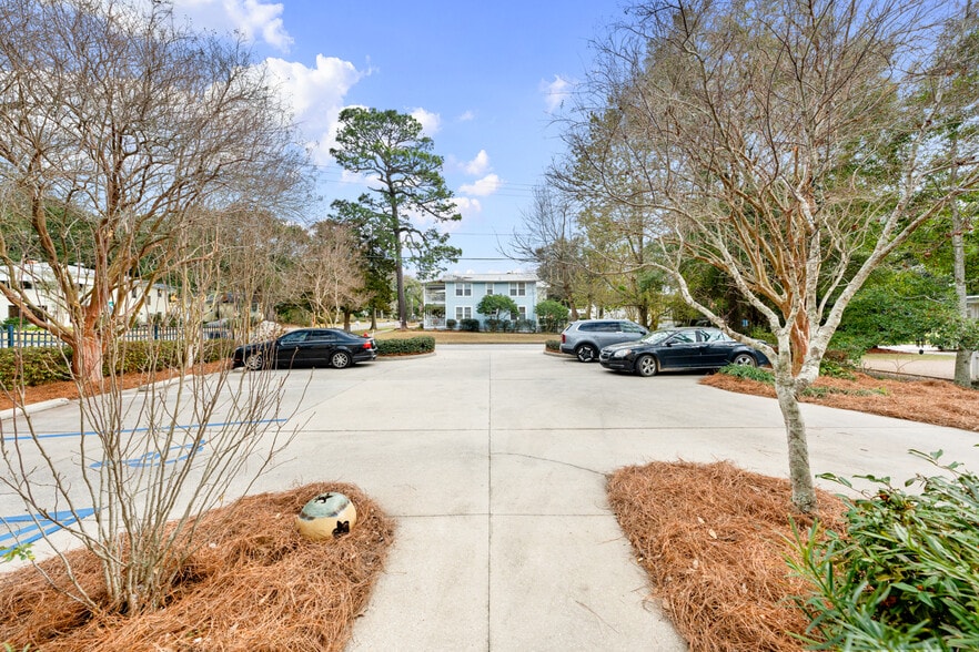 More Photos Of 202 S Mobile St, Fairhope Hospitality For Sale