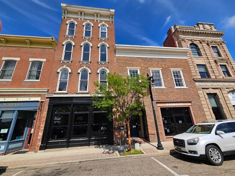 More Photos Of 124 Main St, Vincennes Office For Sale