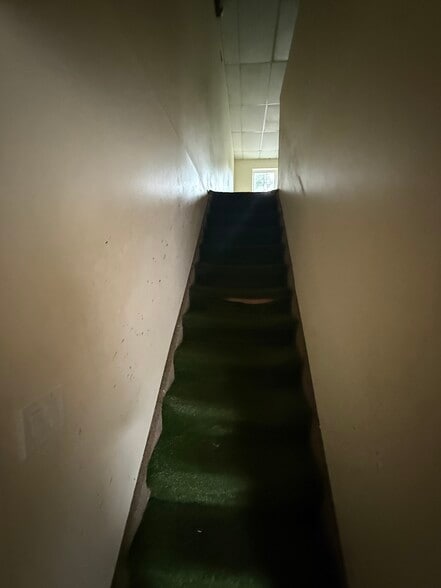More Photos Of 216 Tingley Ln, Edison Warehouse For Lease