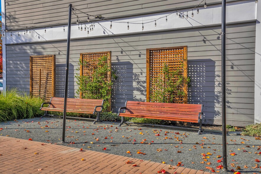 More Photos Of 321 Hartz Ave, Danville General Retail For Sale