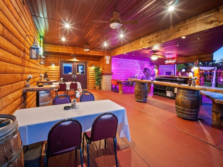 More Photos Of 1222 S Alverno Rd, Manitowoc Restaurant For Sale