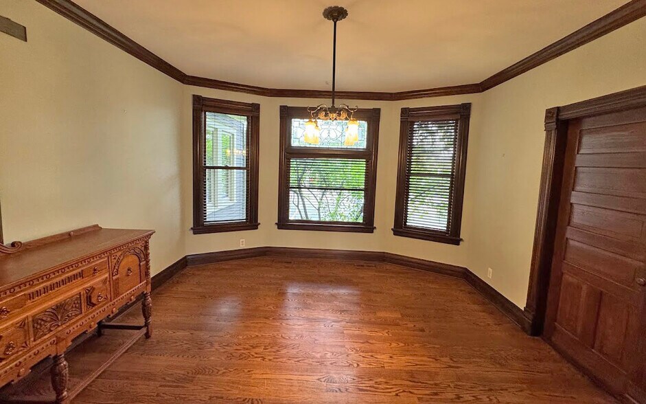 More Photos Of 218 S Main St, Plymouth General Retail For Lease
