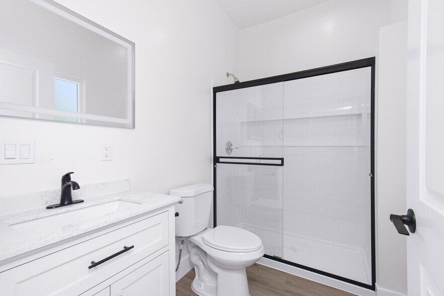 More Photos Of 1823 P St, Sacramento Apartments For Sale