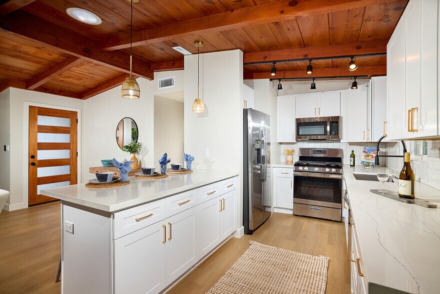 More Photos Of 735 Pine Ave, Carlsbad Multifamily For Sale