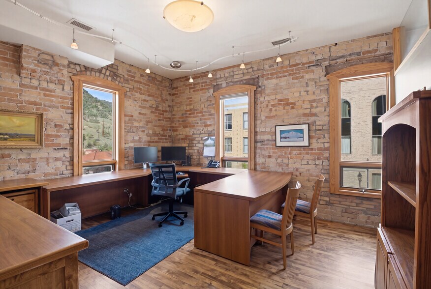 More Photos Of 713 Cooper Ave, Glenwood Springs General Retail For Sale