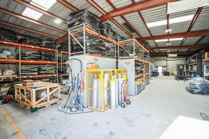 More Photos Of 2710 S Combee Rd, Lakeland Warehouse For Lease