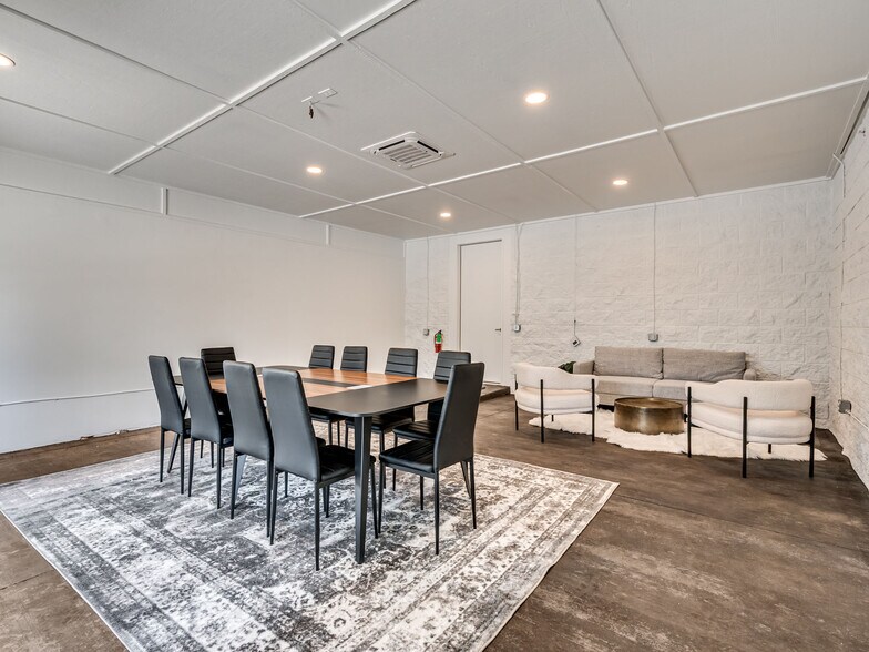 More Photos Of 235 W Hurd St, Edmond Office For Sale