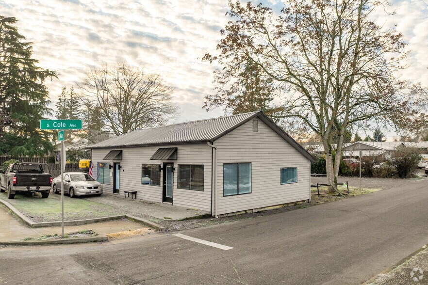 Primary Photo Of 704 E Main St, Molalla Office For Sale