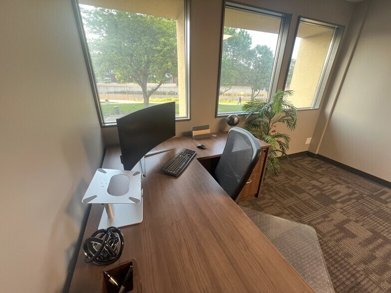 More Photos Of 300 3rd Ave SE, Rochester Coworking Space