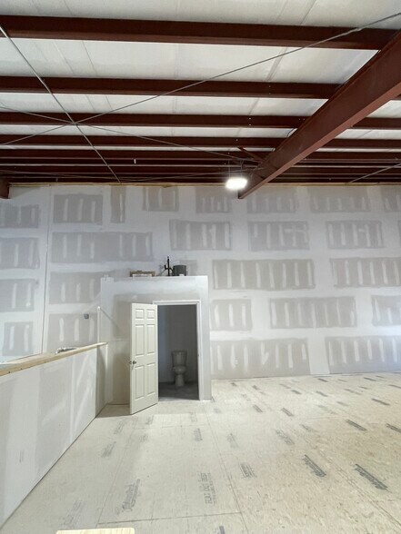 More Photos Of 111 Hopkins Hill Rd, West Greenwich Flex For Lease