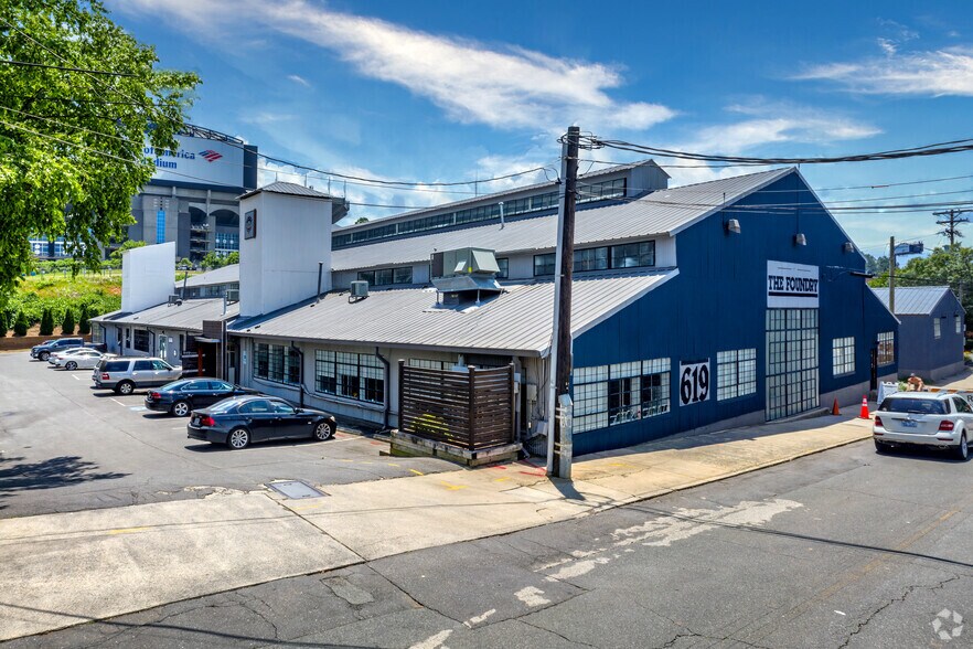 More Photos Of 619 S Cedar St, Charlotte Loft Creative Space For Lease
