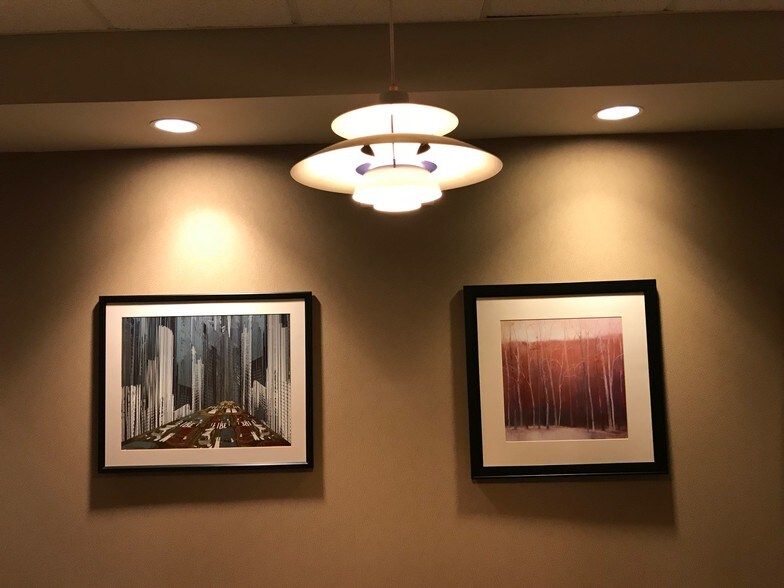 More Photos Of 10 Airline Dr, Albany Office For Lease
