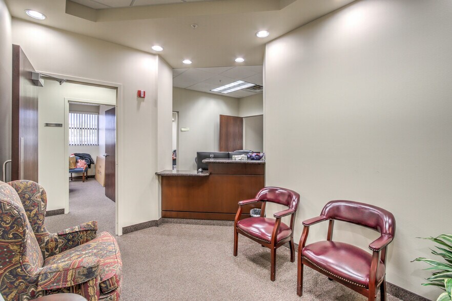 More Photos Of 1349 Galleria Dr, Henderson Office Residential For Lease